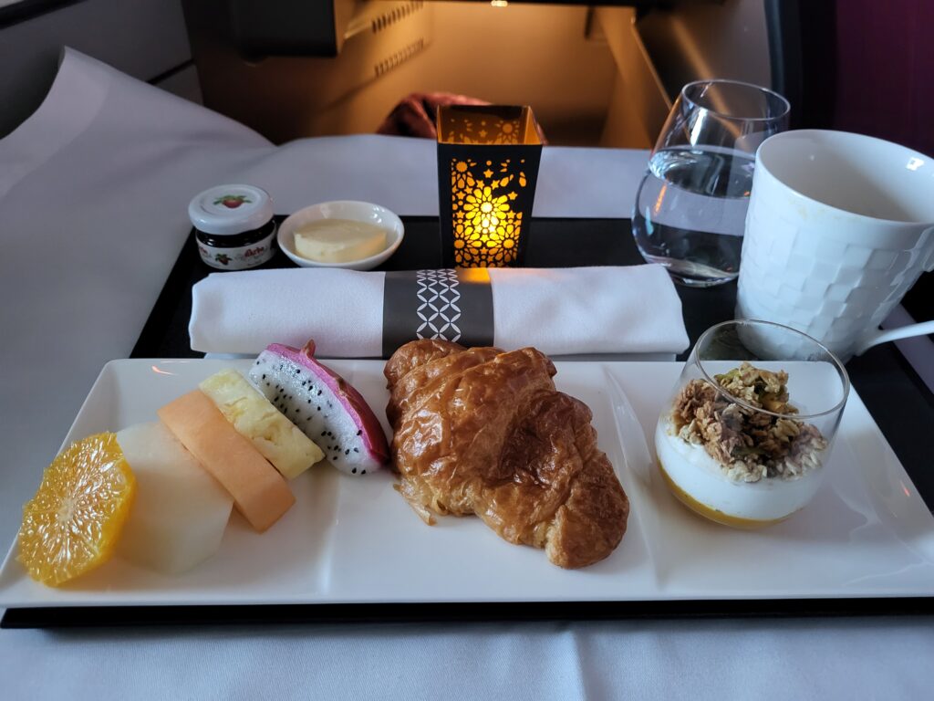 Qatar Qsuite Frühstück