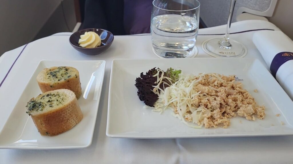 Thai Airways A350 Business Class Salad Hähnchen