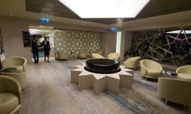 Qatar Airways Lounge Flughafen Bangkok Raum 1